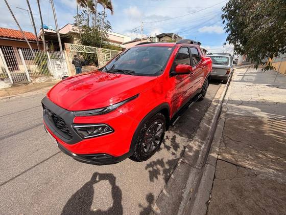 FIAT TORO 2.0 16V TURBO DIESEL ULTRA 4WD AT9 FIAT TORO 2.0 16V TURBO DIESEL ULTRA 4WD AT9